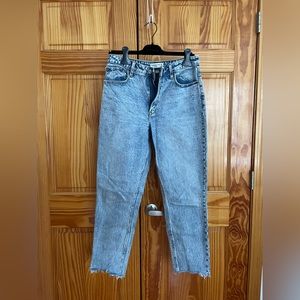 A&F The Curve Love High Rise Mom Jean Size 6R